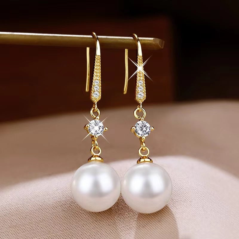 Pearl drop earrings